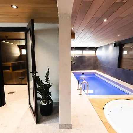Etelaeisen Keskustan Luksusta Tarjoava Helmi Omalla Spa-osastolla * Joensuu