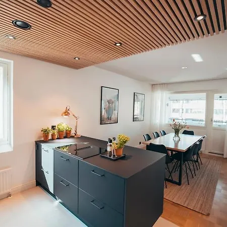 Etelaeisen Keskustan Luksusta Tarjoava Helmi Omalla Spa-osastolla Apartmán