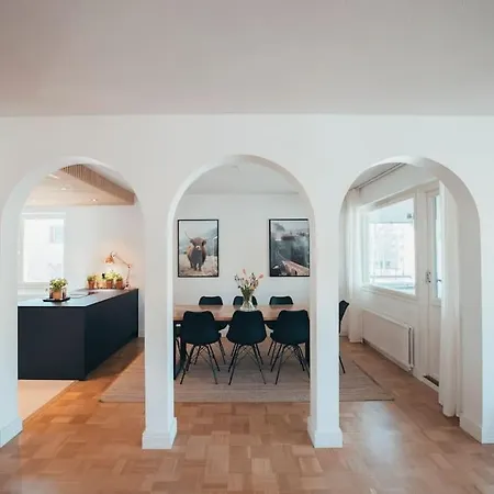 Etelaeisen Keskustan Luksusta Tarjoava Helmi Omalla Spa-osastolla